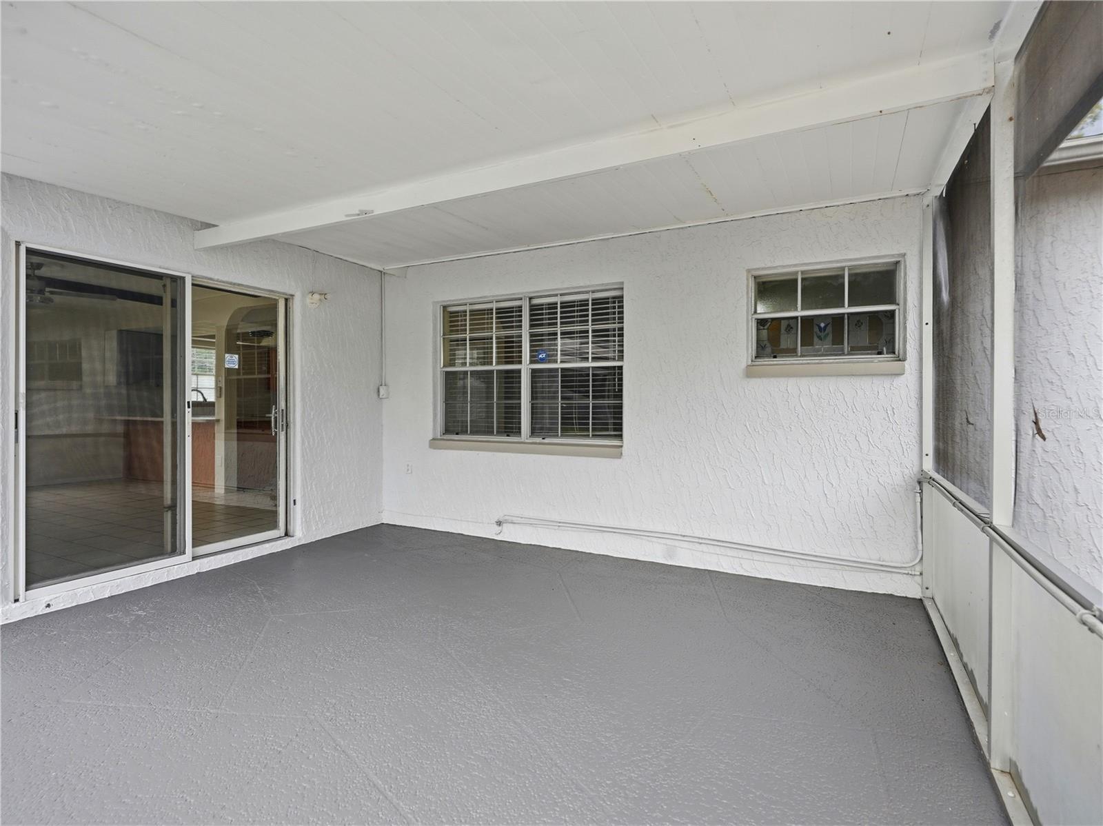 2048 Waterfall Dr Property Photo 34