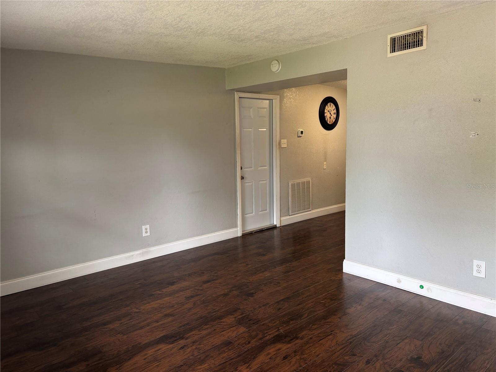 11010 Hassle Ave Property Photo 6