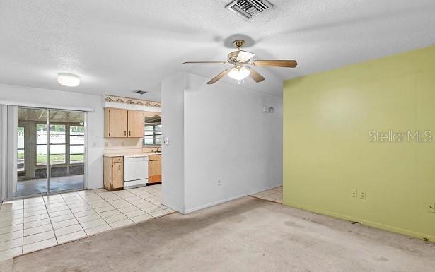 6235 Ogburn St Property Photo 9