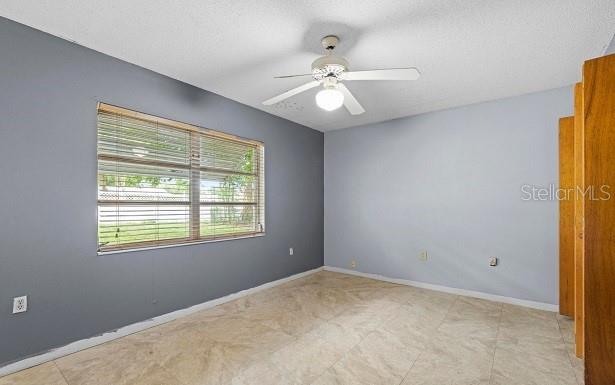 6235 Ogburn St Property Photo 14
