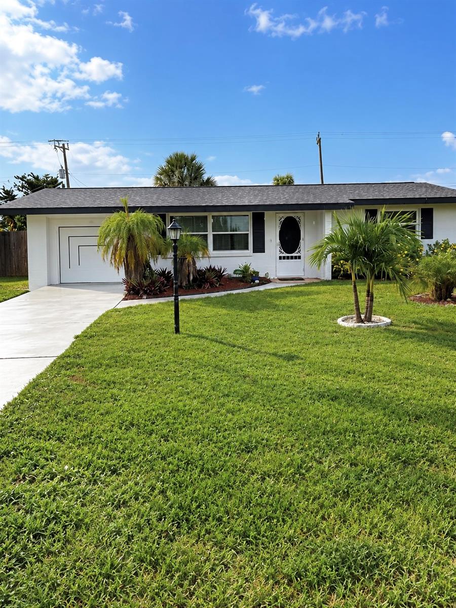 3159 PINETREE ST Property Photo 1