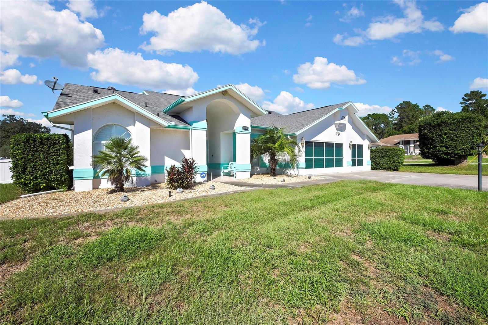 10247 Skyland St Property Photo 2