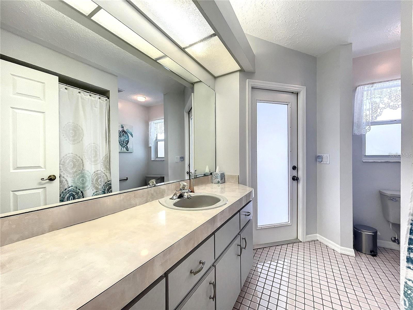10247 Skyland St Property Photo 27
