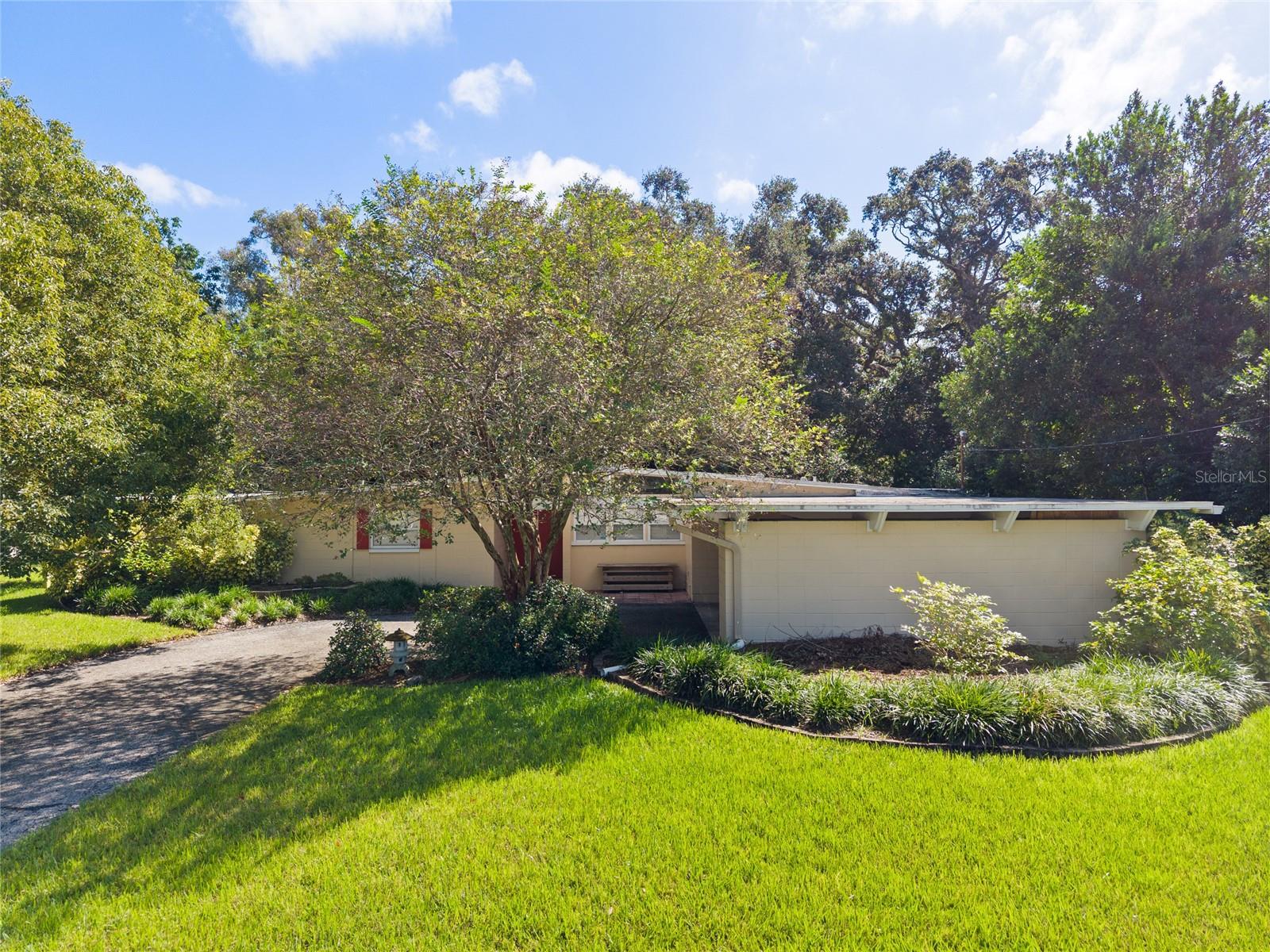 1211 BROOKSIDE DR Property Photo 1