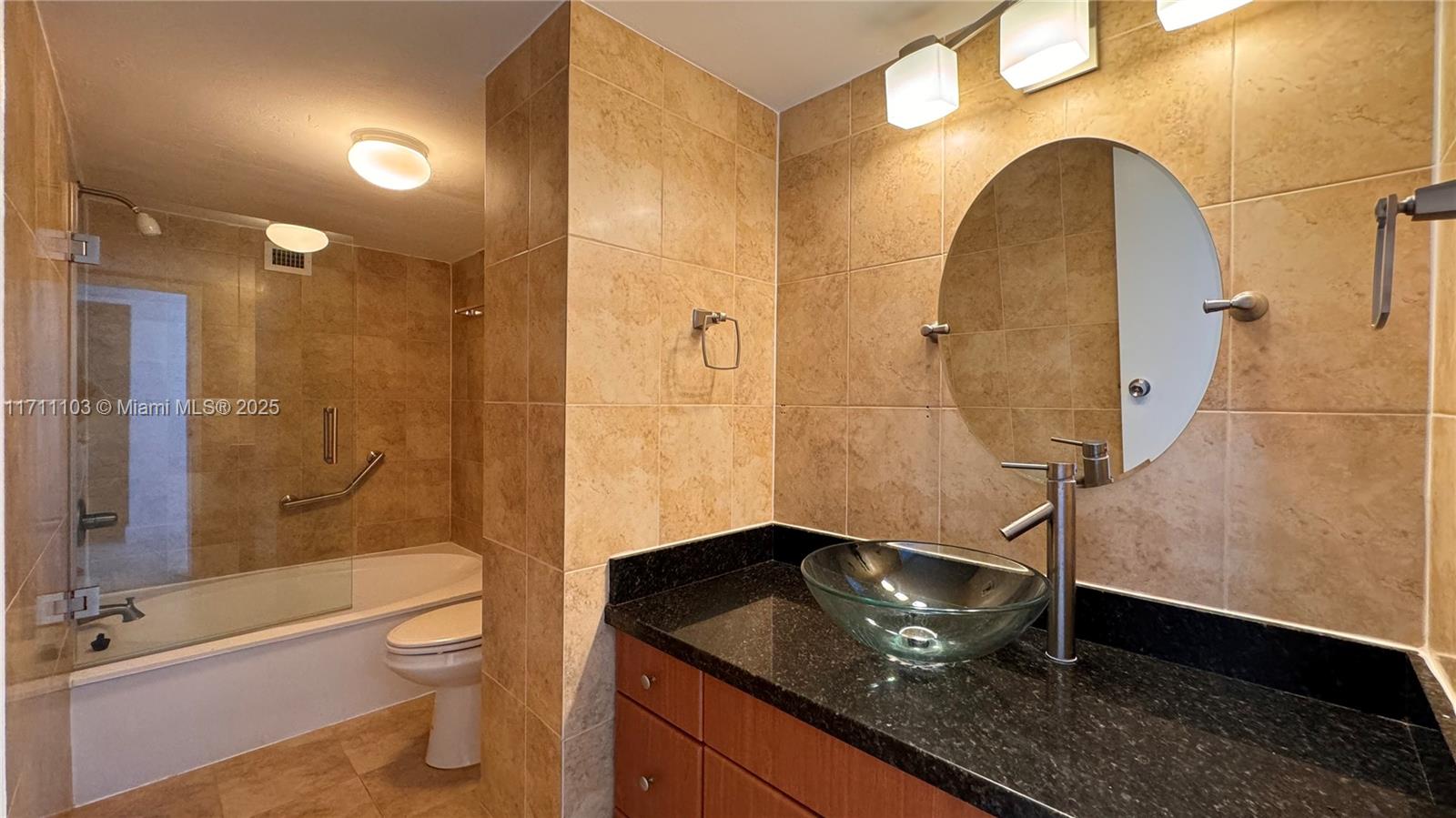 1000 Parkview Dr 415 Property Photo 11