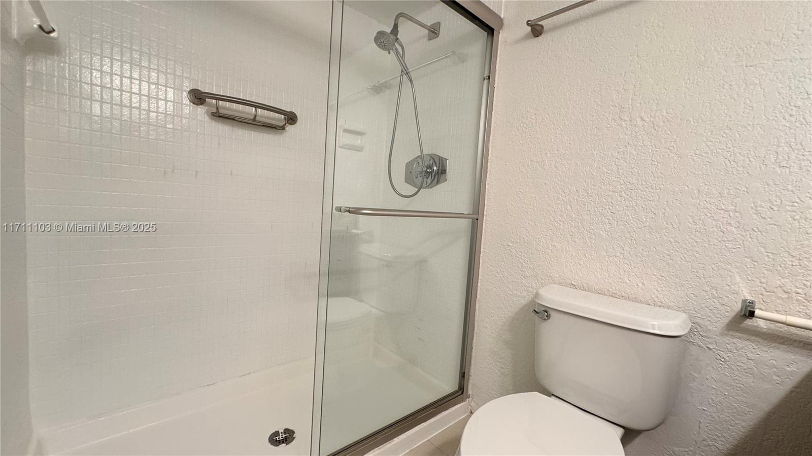 1000 Parkview Dr 415 Property Photo 14