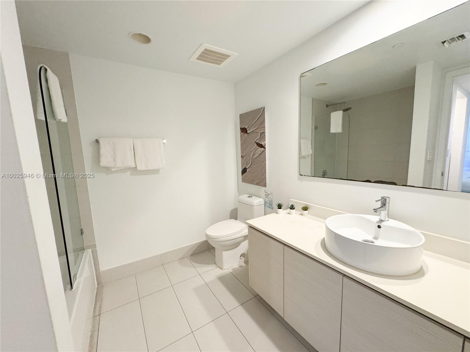 2602 E Hallandale Beach Blvd 1605 Property Photo 17