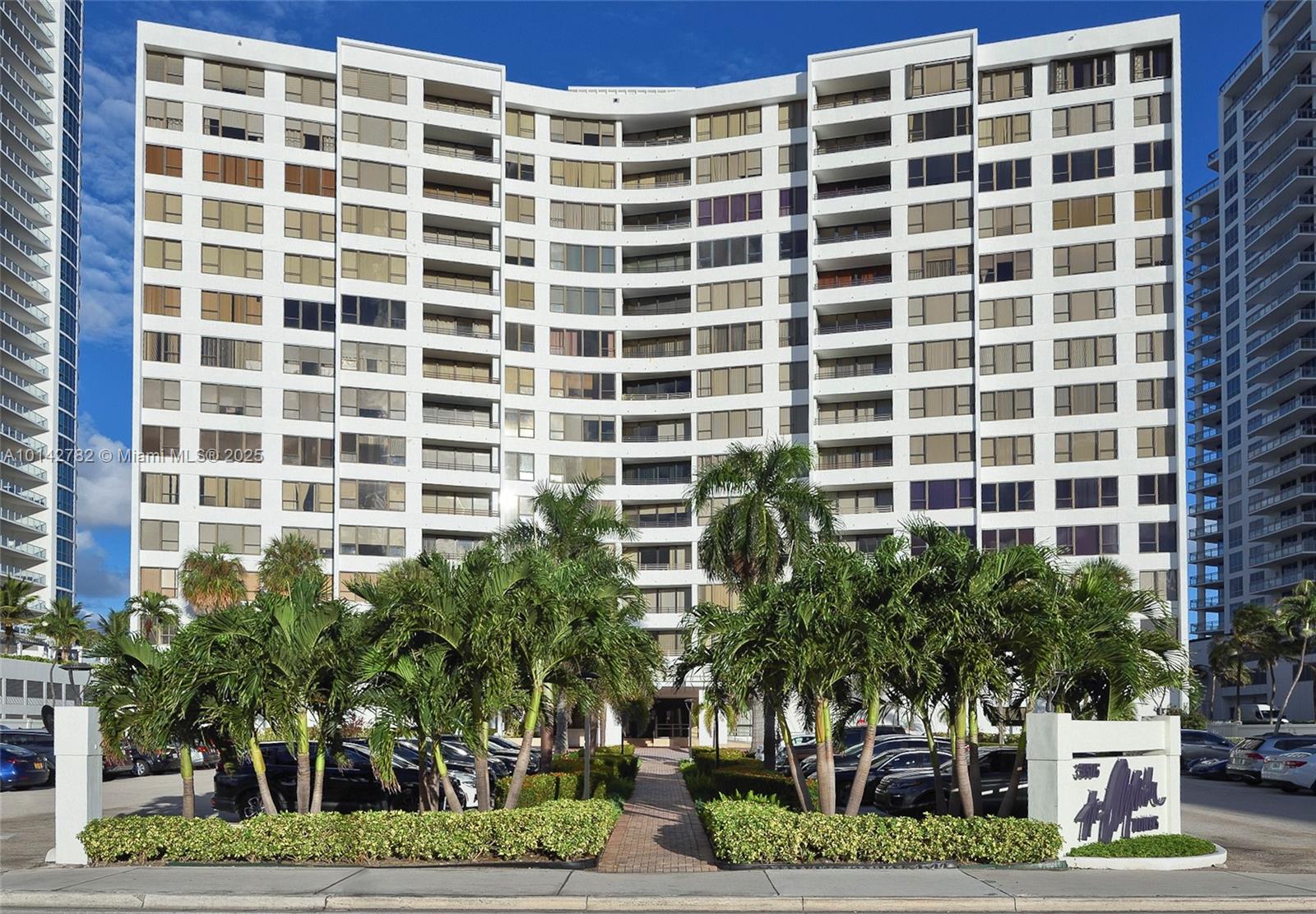 3505 S Ocean Dr 1415 Property Photo 1