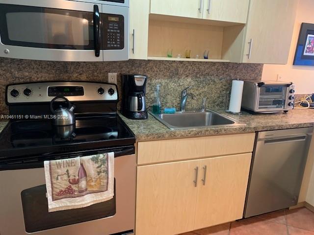 100 Lincoln Rd 1129 Property Photo 7