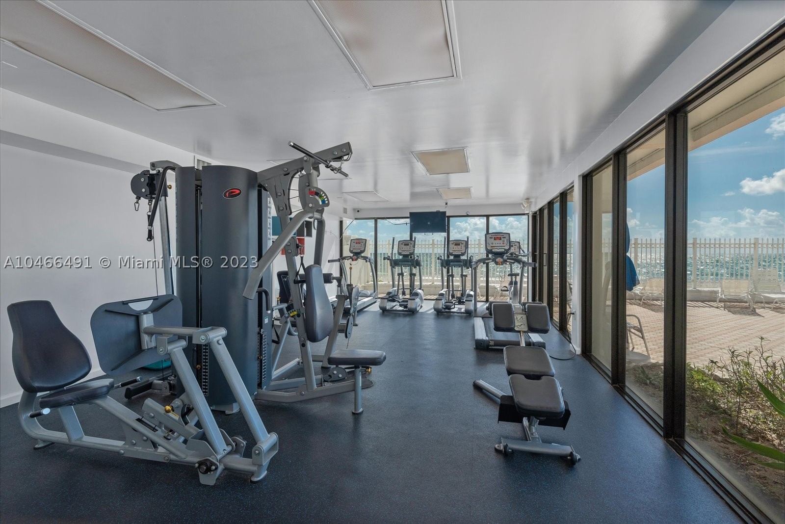 3505 S Ocean Dr 421 Property Photo 11