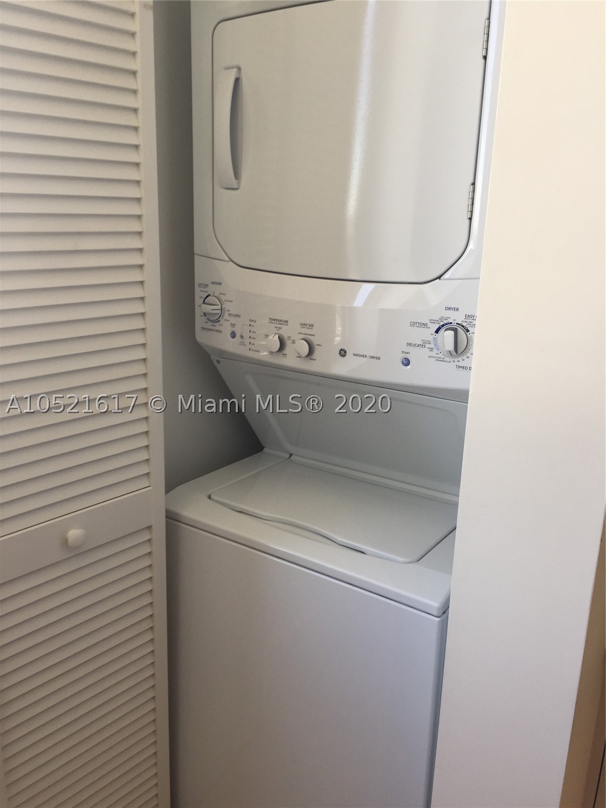 2600 E Hallandale Beach 2202 Property Photo 8