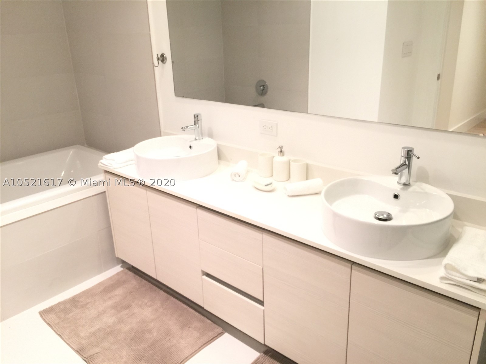 2600 E Hallandale Beach 2202 Property Photo 15