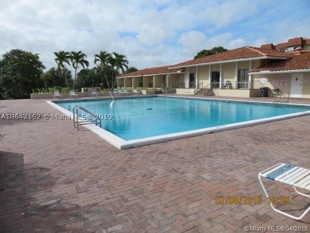 4170 Inverrary Dr 111 Property Photo 2