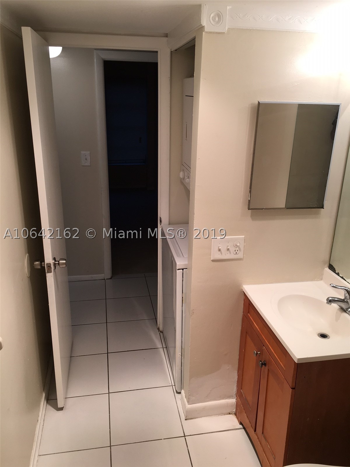 4170 Inverrary Dr 111 Property Photo 12