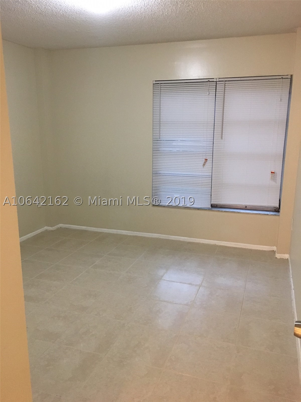 4170 Inverrary Dr 111 Property Photo 13