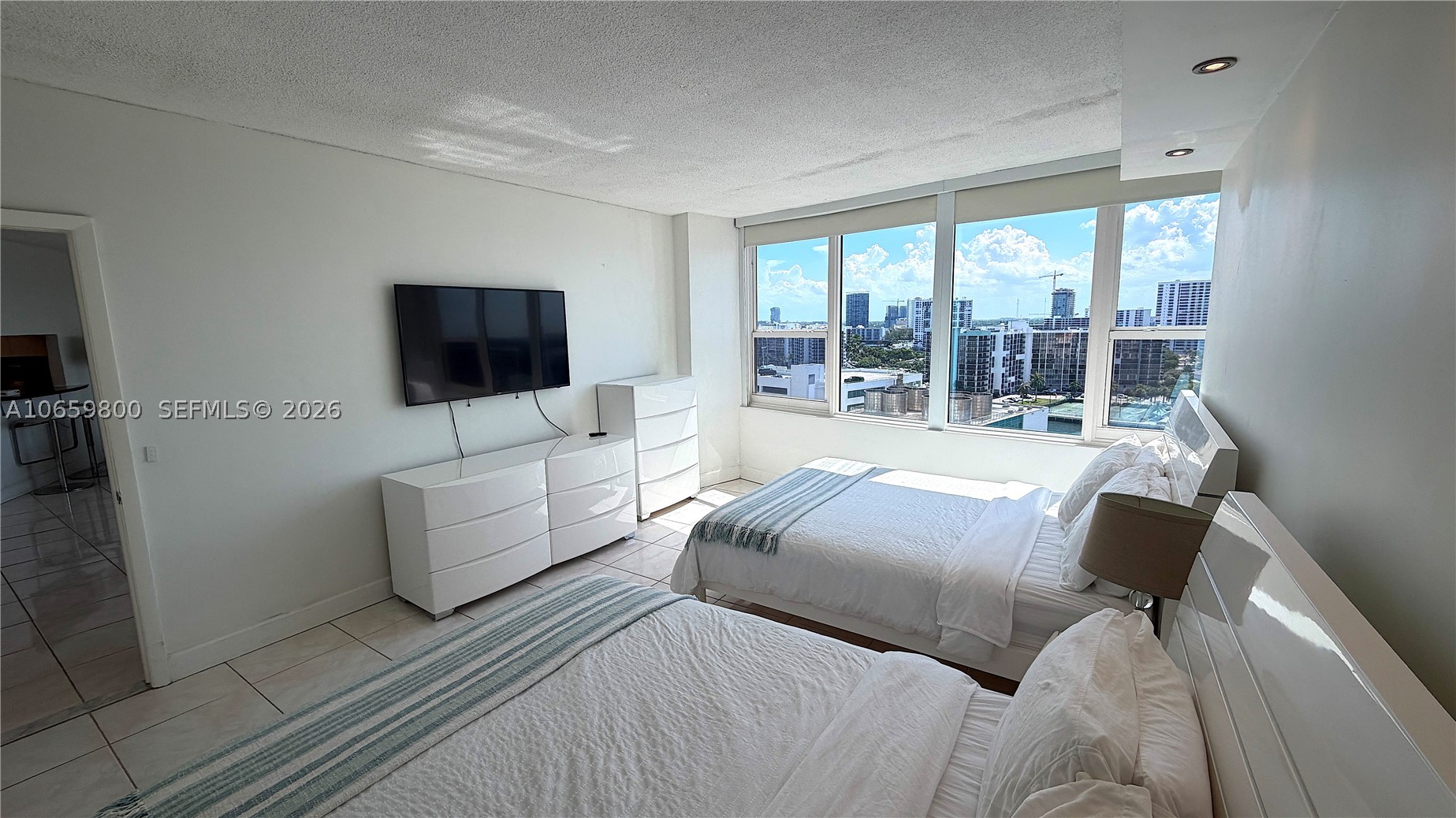 3505 S Ocean Dr 1403 Property Photo 5