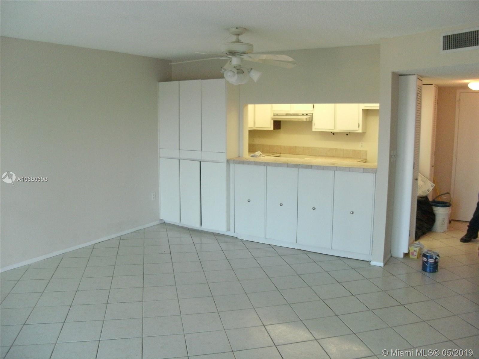 4174 Inverrary Dr 911 Property Photo 7