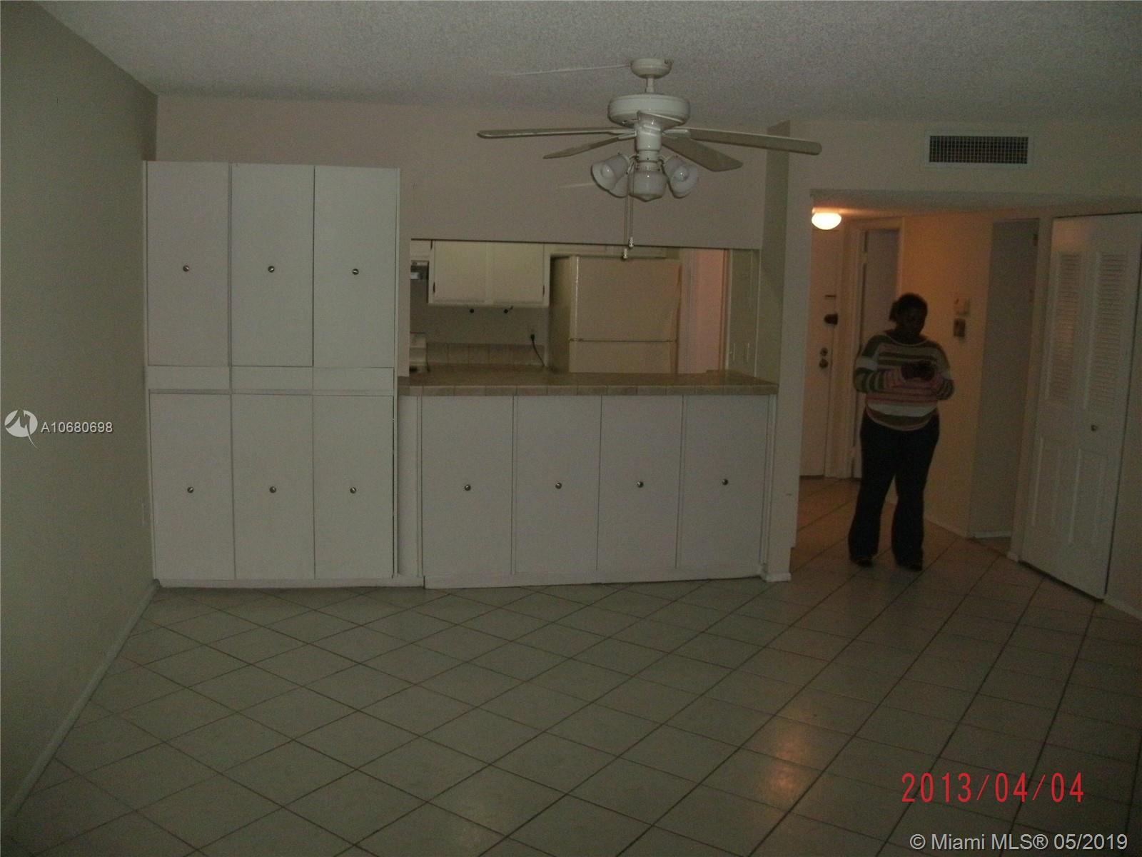 4174 Inverrary Dr 911 Property Photo 10