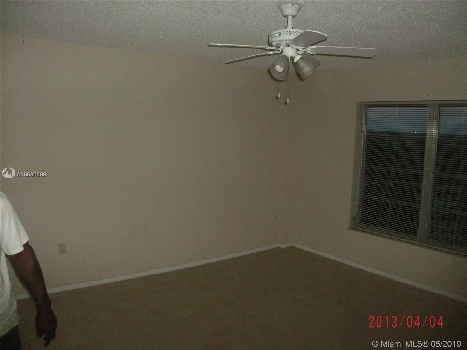 4174 Inverrary Dr 911 Property Photo 11