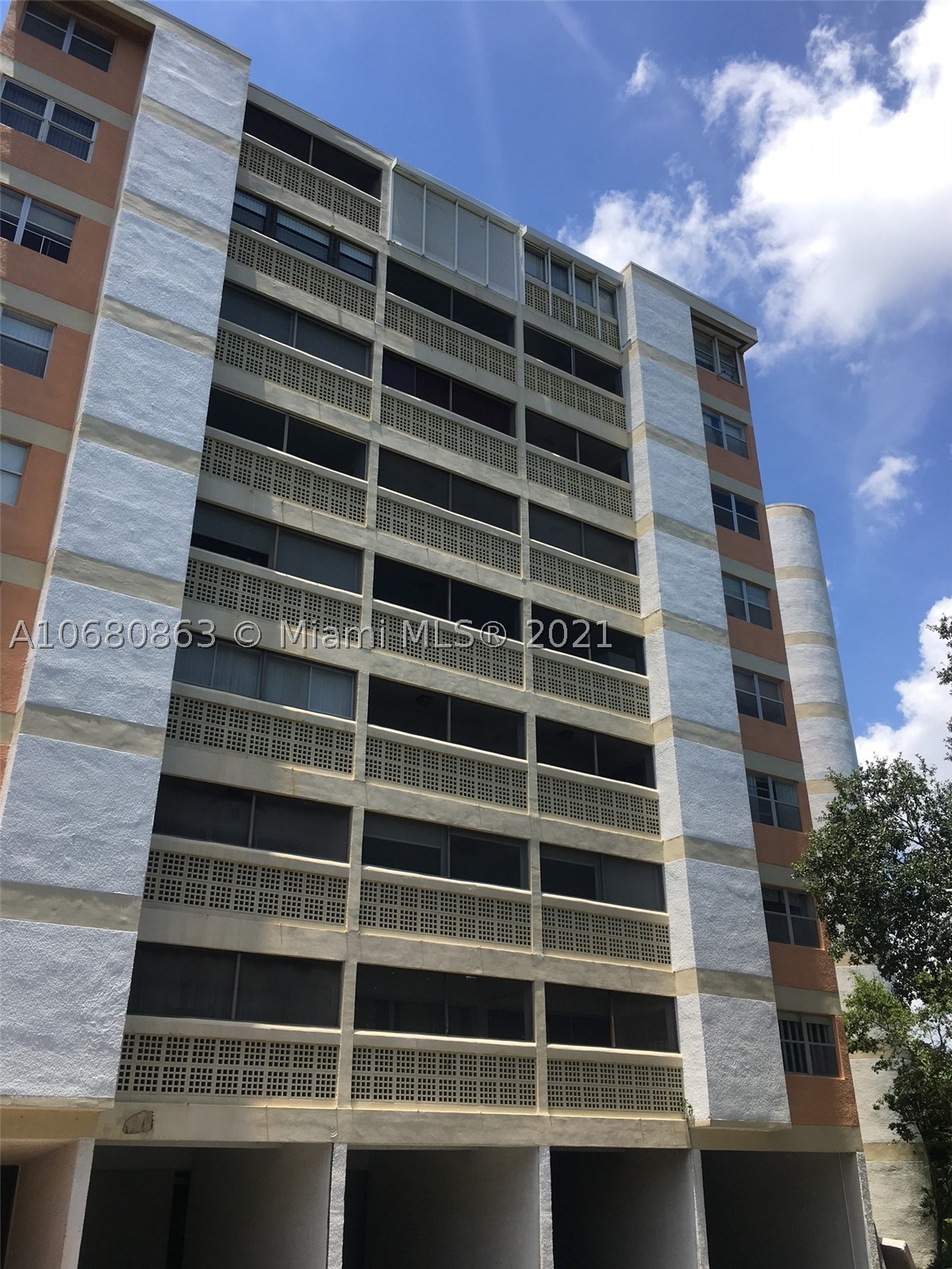 3301 Spanish Moss Ter 906 Property Photo 1