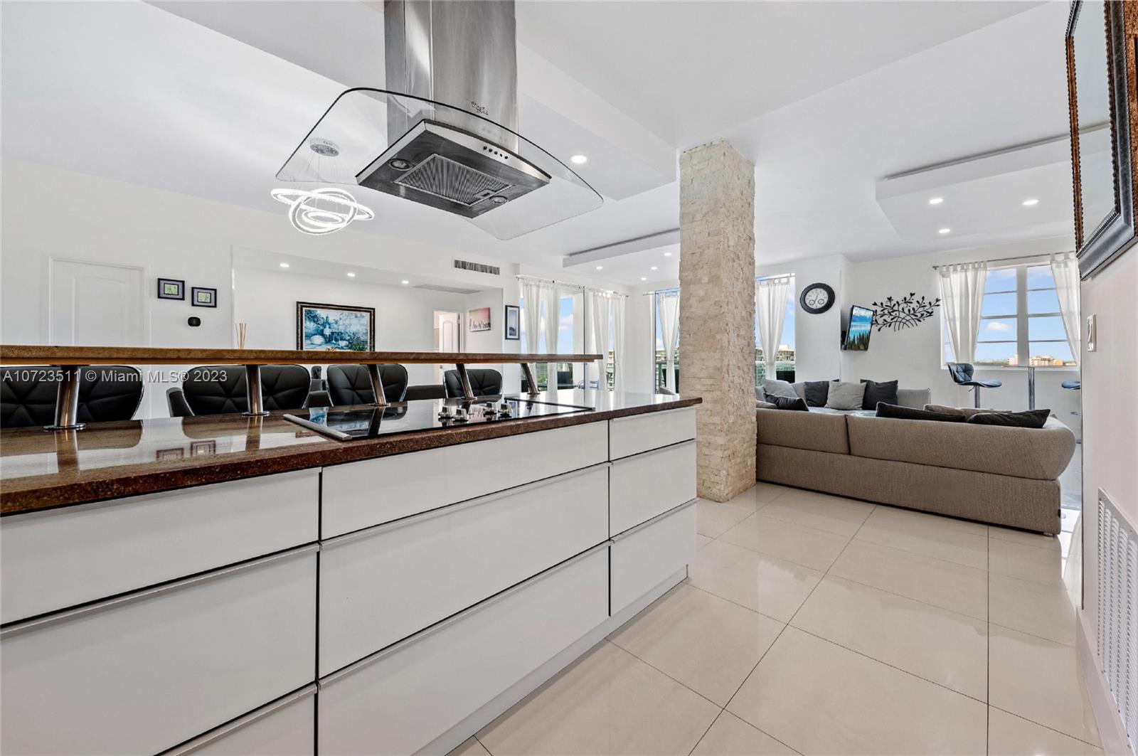 4001 S Ocean Dr Ph2 Property Photo 10