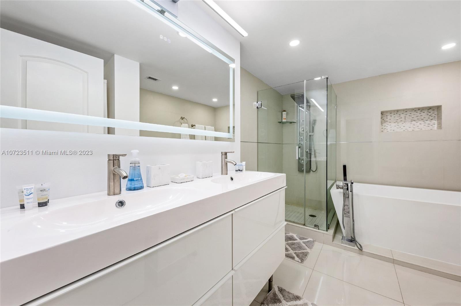 4001 S Ocean Dr Ph2 Property Photo 21