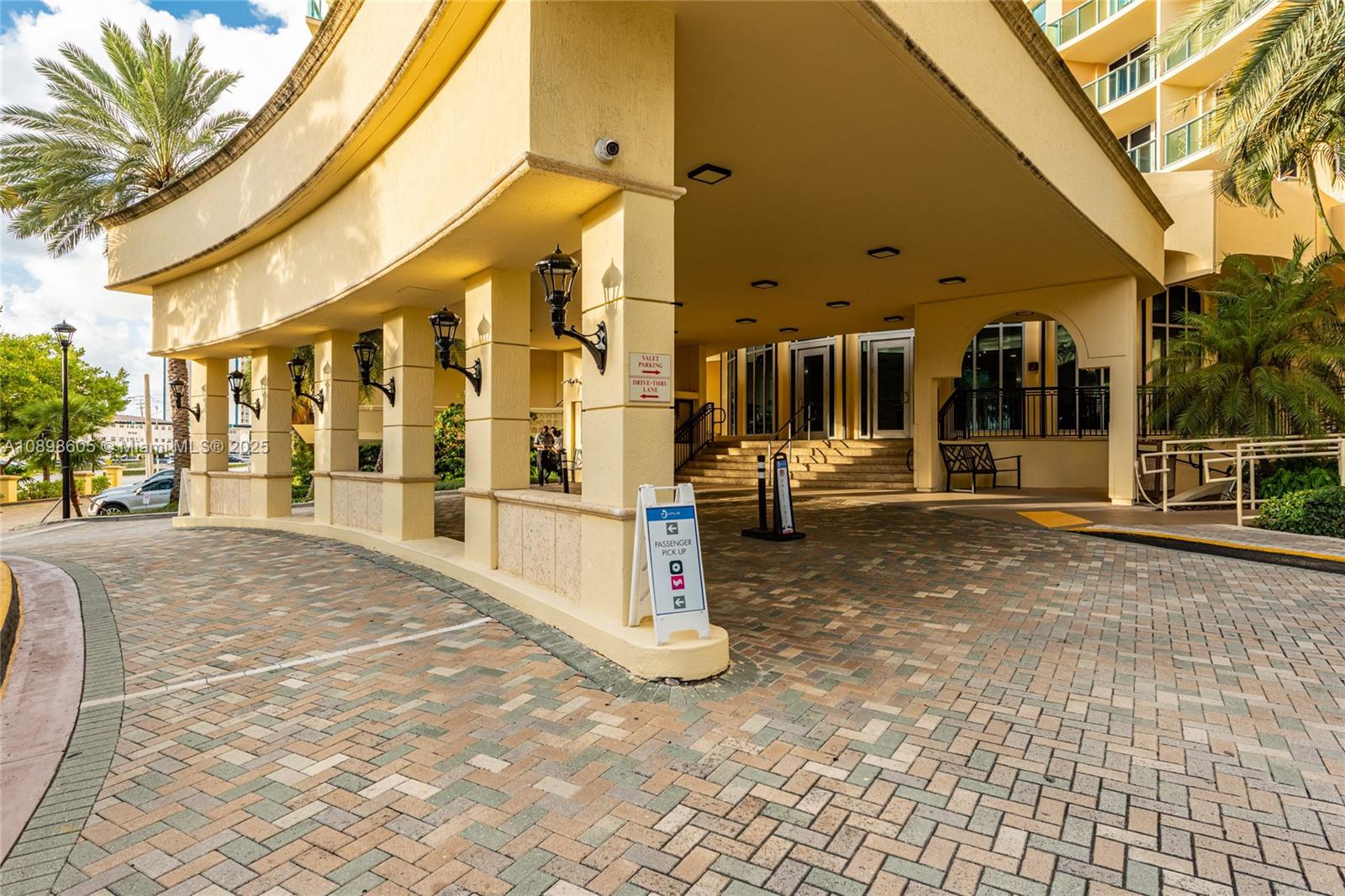 2501 S Ocean Dr 1617 (available July) Property Photo 58