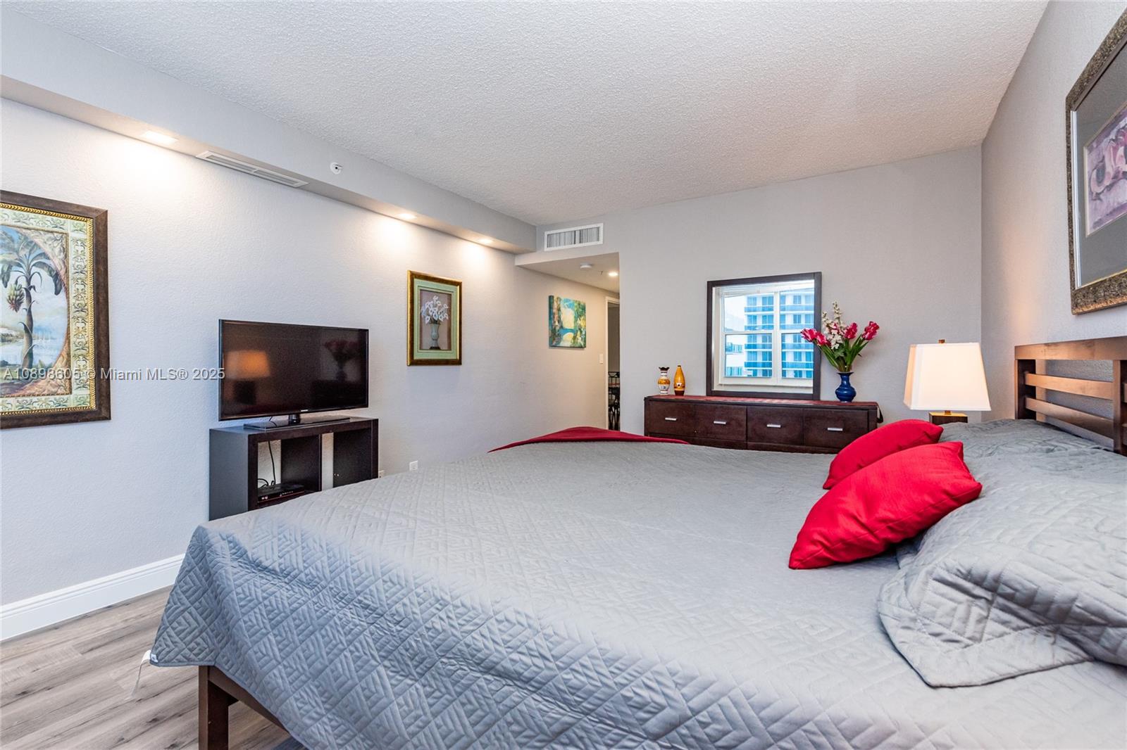 2501 S Ocean Dr 1617 (available July) Property Photo 71