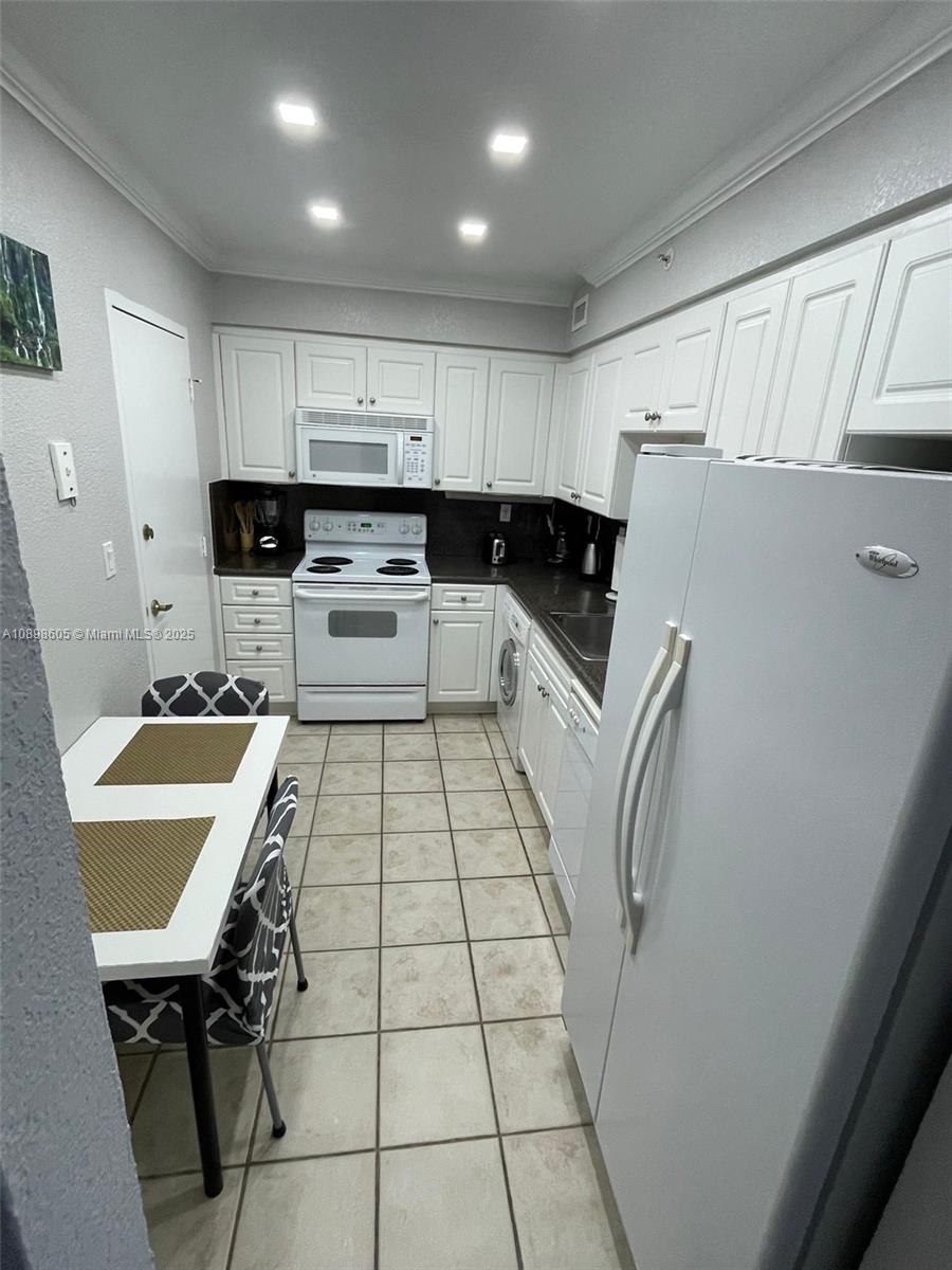 2501 S Ocean Dr 1617 (available July) Property Photo 85