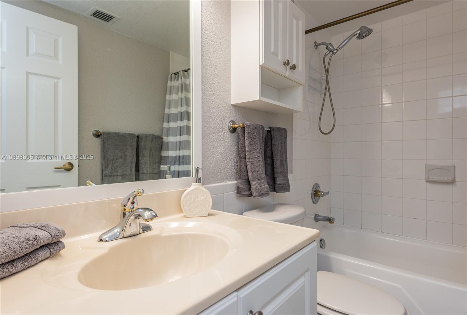 2501 S Ocean Dr 1617 (available July) Property Photo 94