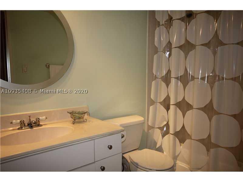 5161 Collins Av 508 Property Photo 17