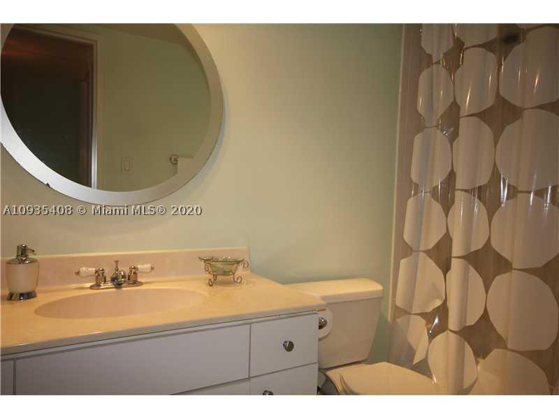 5161 Collins Av 508 Property Photo 18