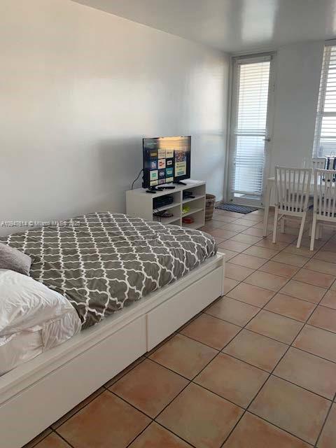 100 Lincoln Rd 1219 Property Photo 3