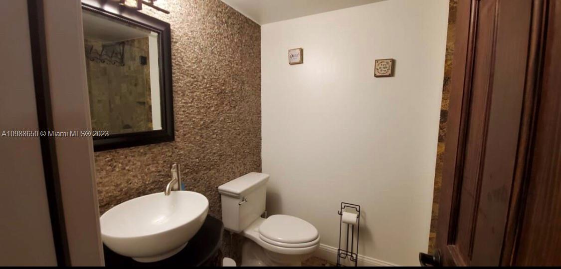 753 Michigan 2b Property Photo 6