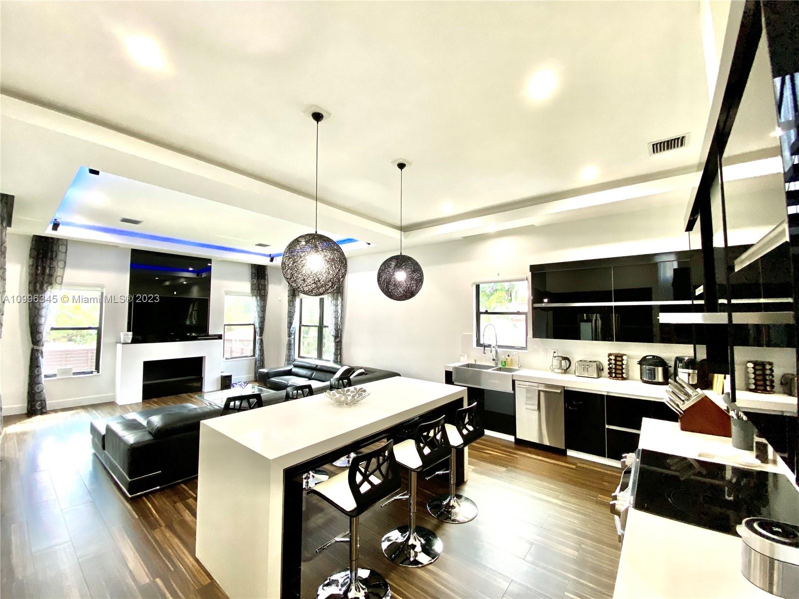A10996345 Property Photo 14