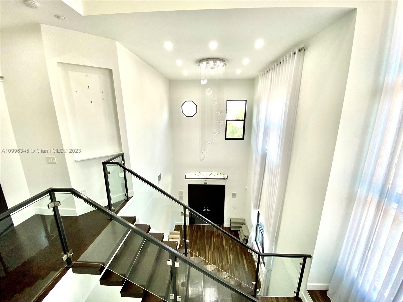 A10996345 Property Photo 15