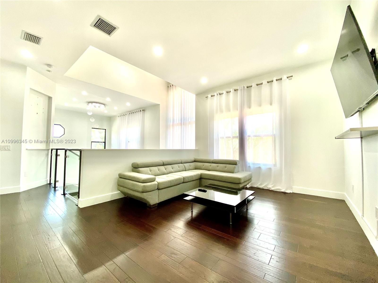 A10996345 Property Photo 16