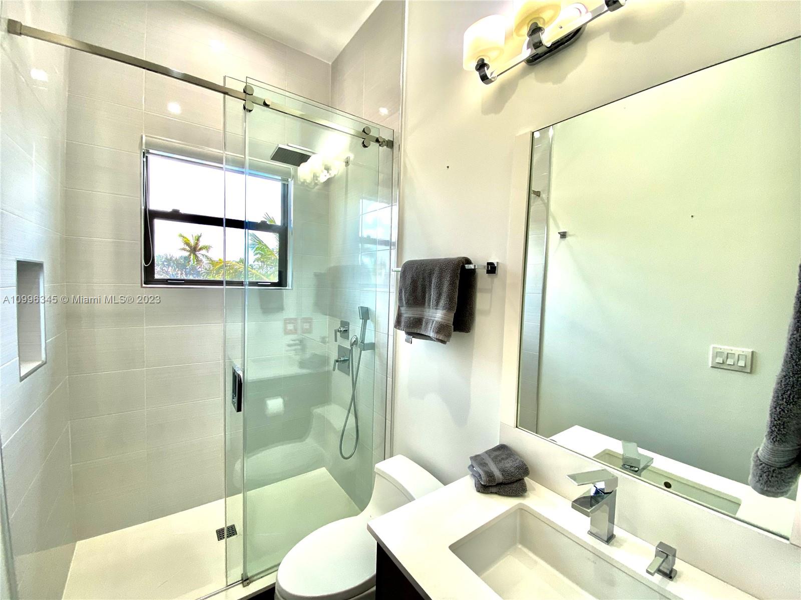 A10996345 Property Photo 22