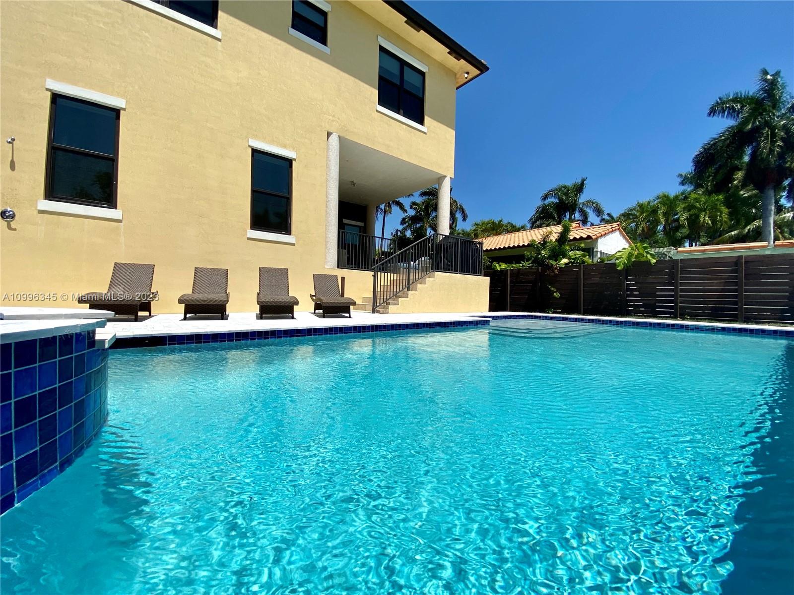 A10996345 Property Photo 29