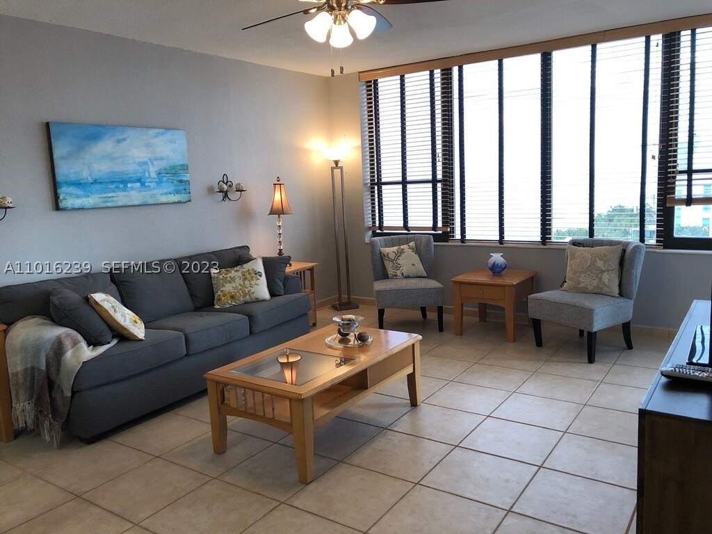 3505 S Ocean Dr 1115 Property Photo 4