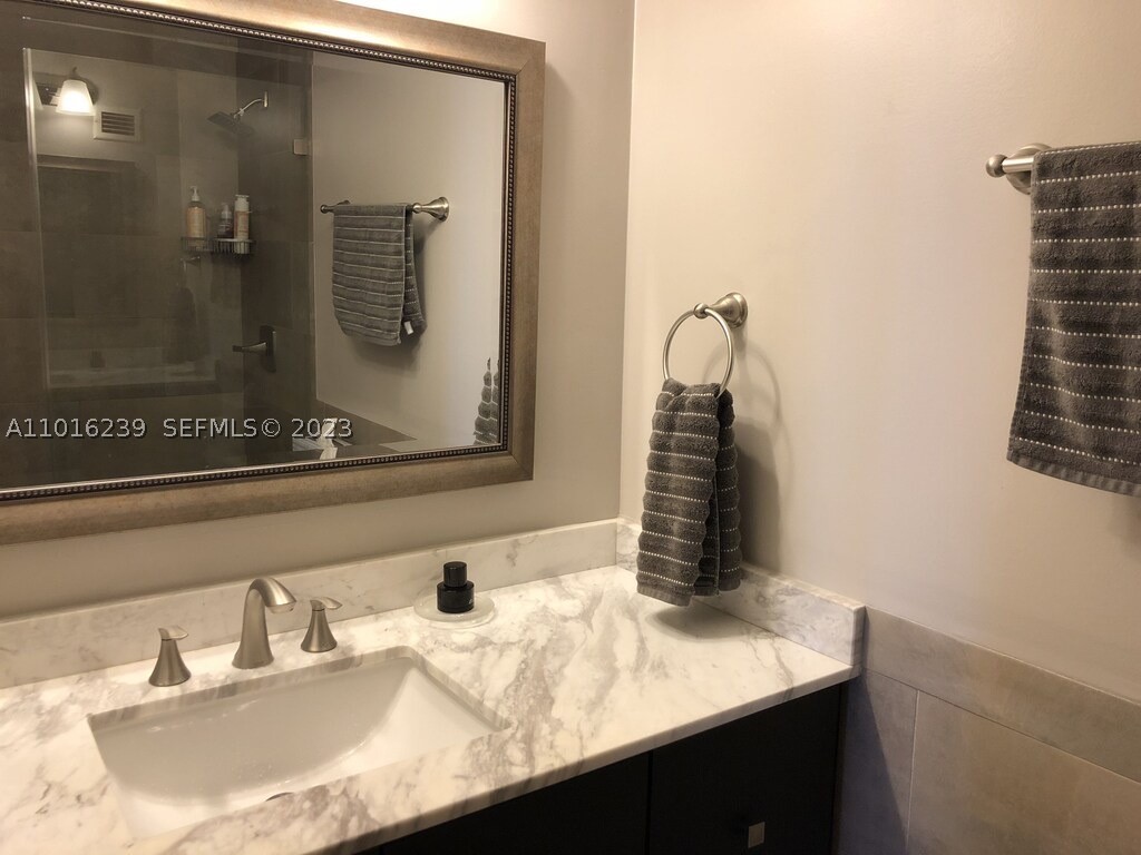 3505 S Ocean Dr 1115 Property Photo 5