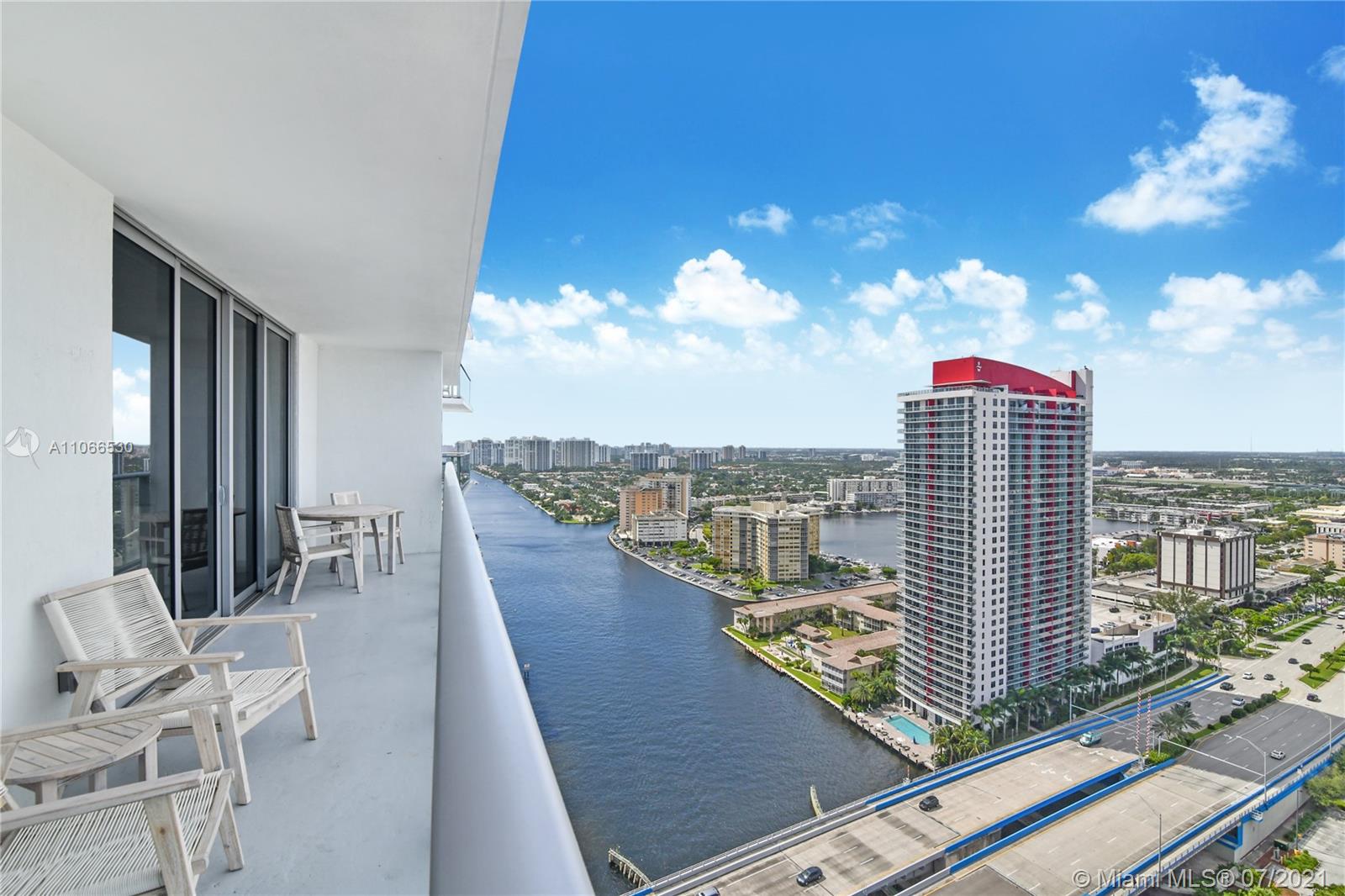 4010 S Ocean Dr R1406 Property Photo 2