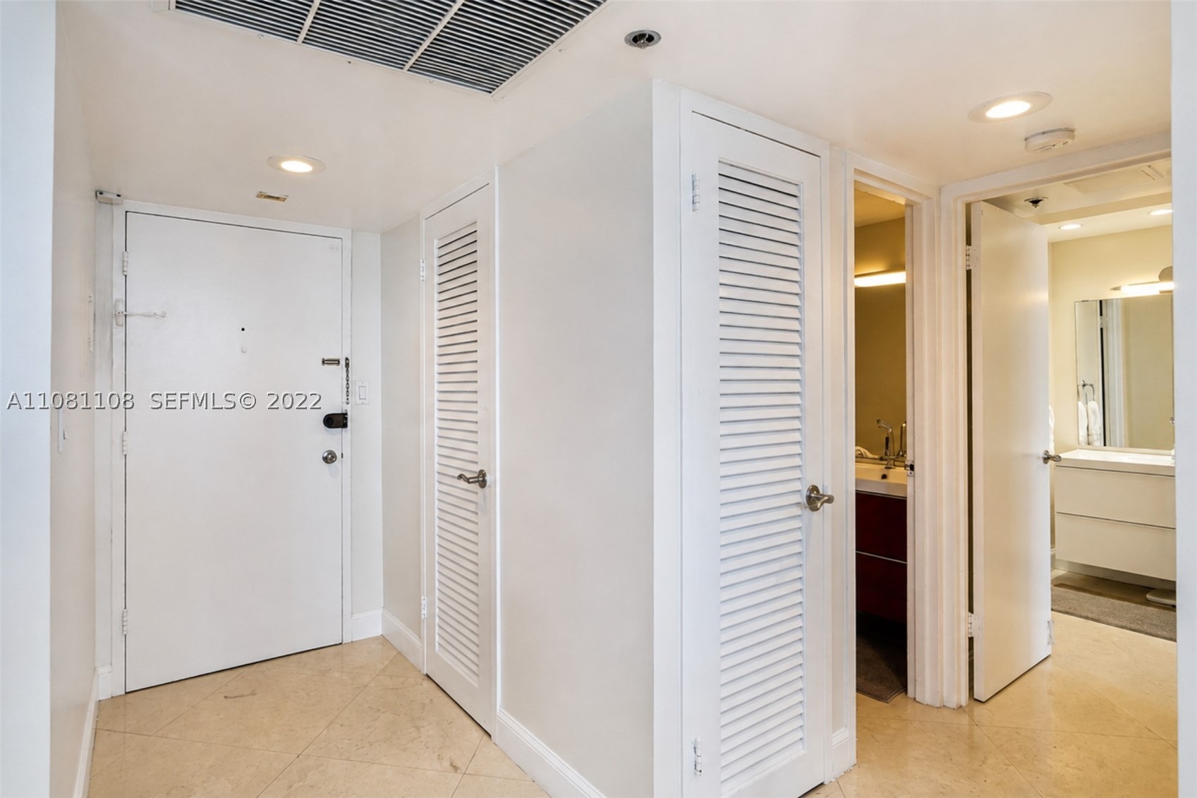 100 Lincoln Rd 1121 Property Photo 8
