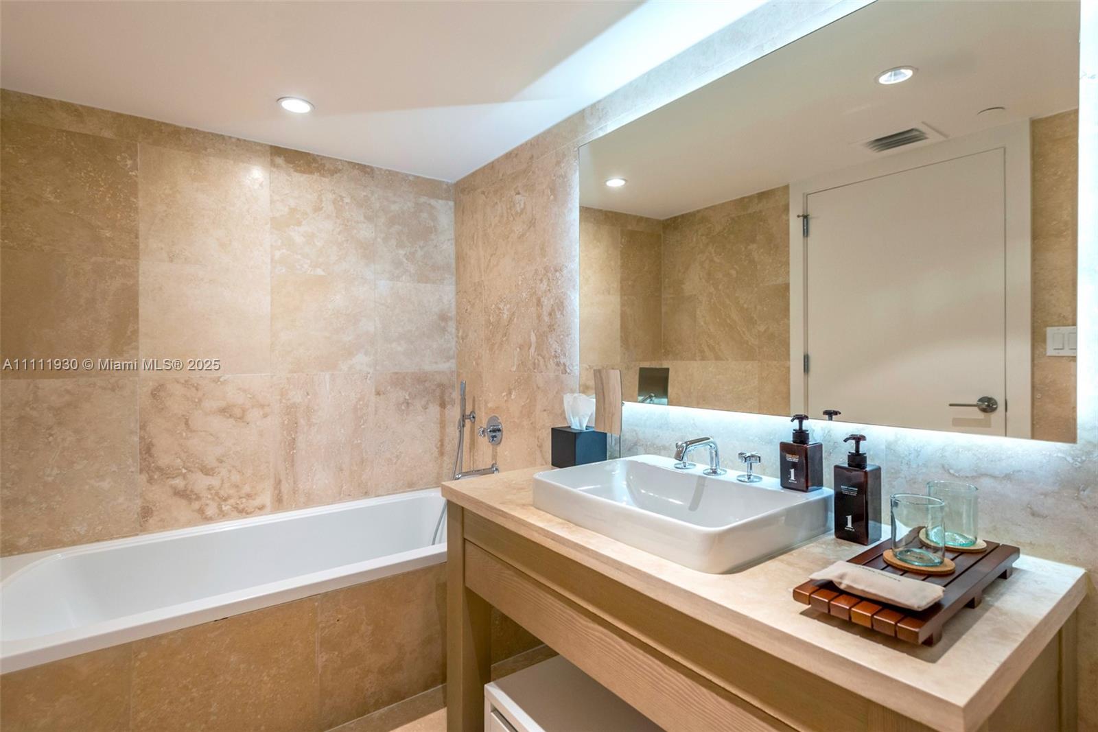102 24th St 1106 Property Photo 13