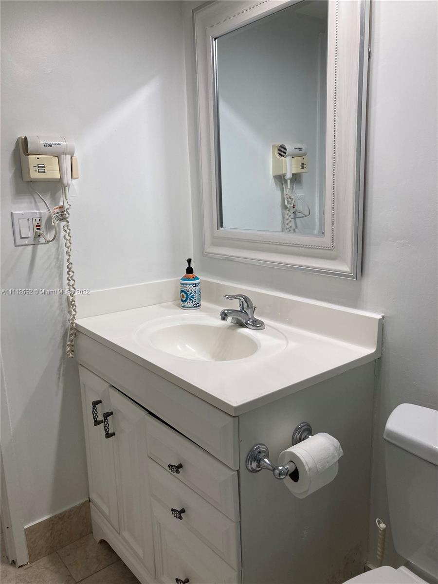 5161 Collins Ave 210 Property Photo 15