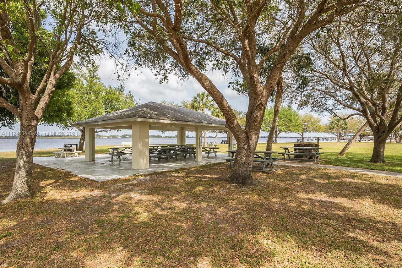 12379 Altamira Ave Property Photo 4