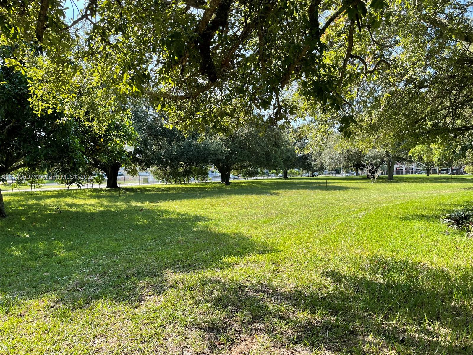 7227 Taft St Property Photo 2