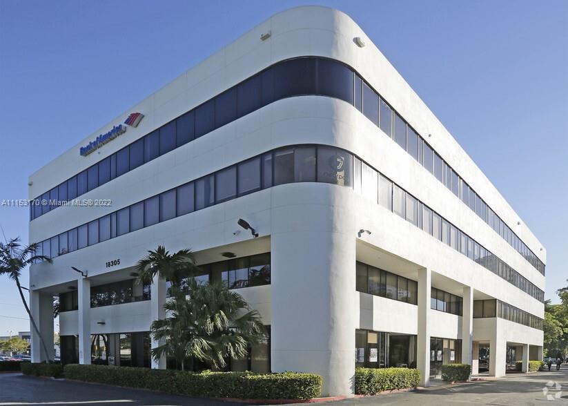 18305 Biscayne Blvd Property Photo 1