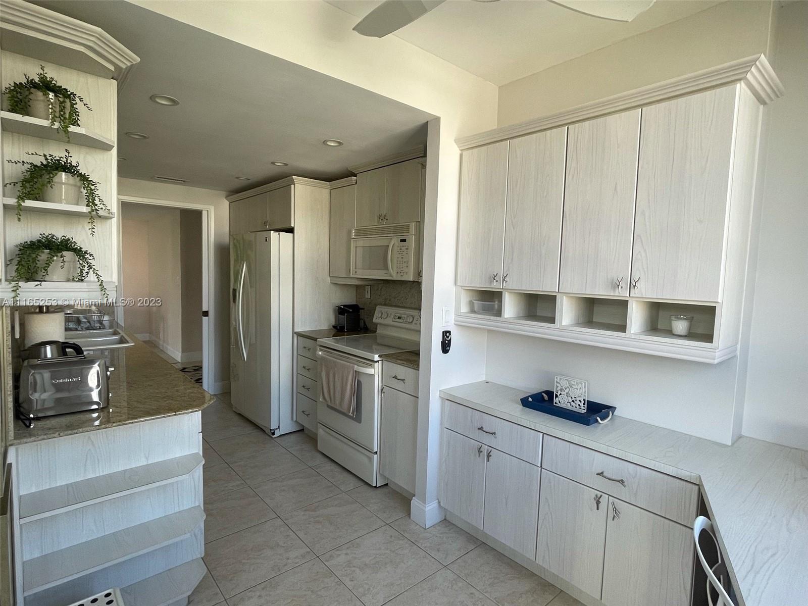 101 Crandon Blvd 473 Property Photo 3