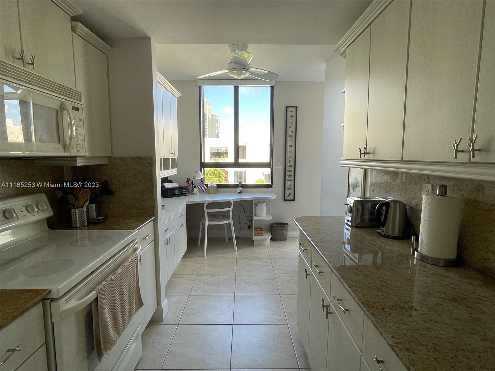 101 Crandon Blvd 473 Property Photo 6